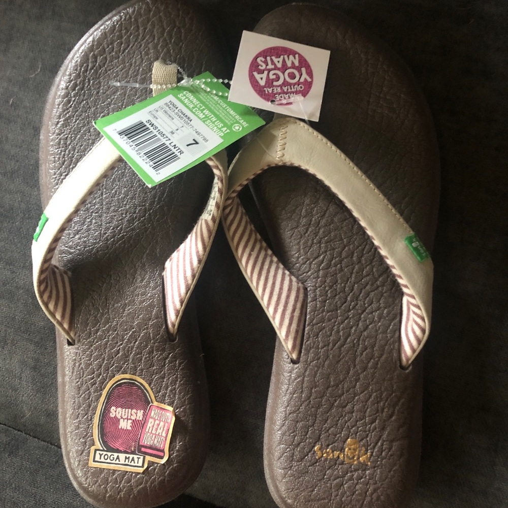 Sanuk Flip Flops